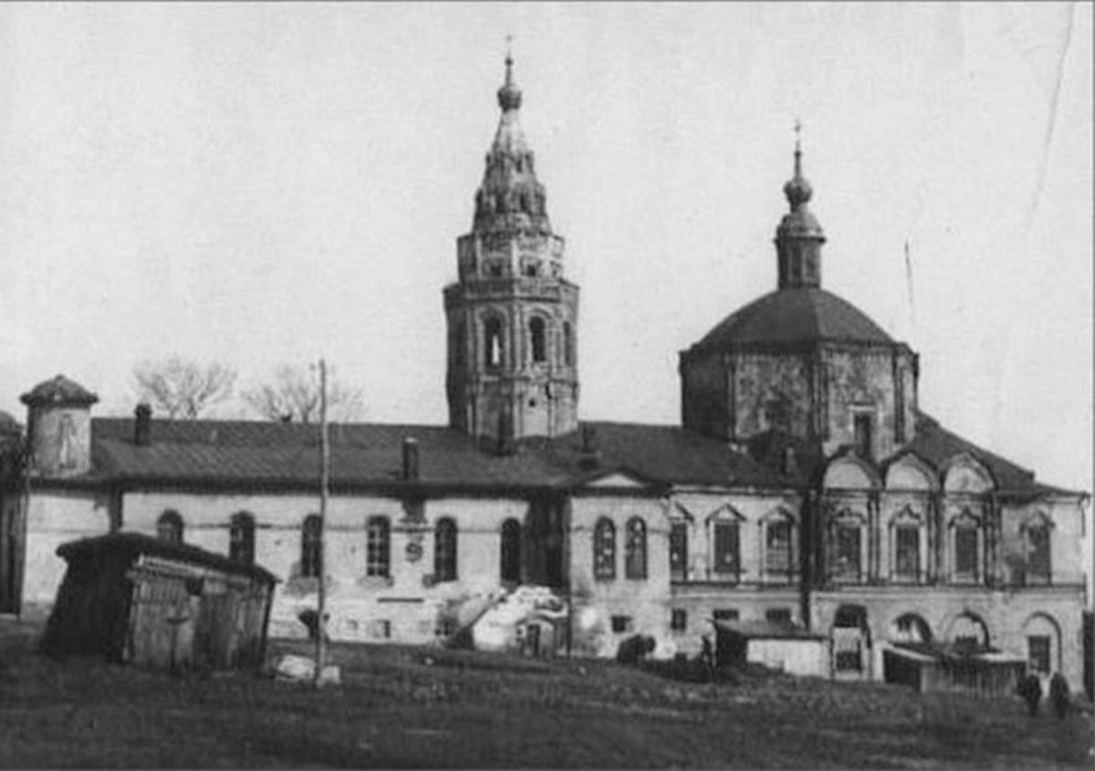 Архив Октябрьской революции в бывшей Троицкой церкви. 1930-е гг.